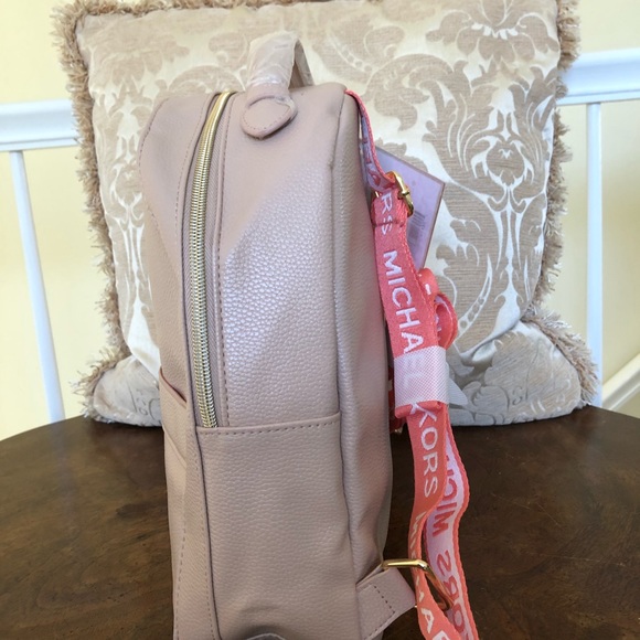 Michael Kors Blush Pink Backpack with zipper - Picture 5 of 7